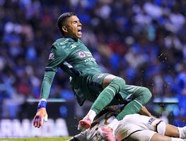 JJ Macías y Kevin Mier salen lesionados; la garra y la polémica marcan el Cruz Azul vs Pumas