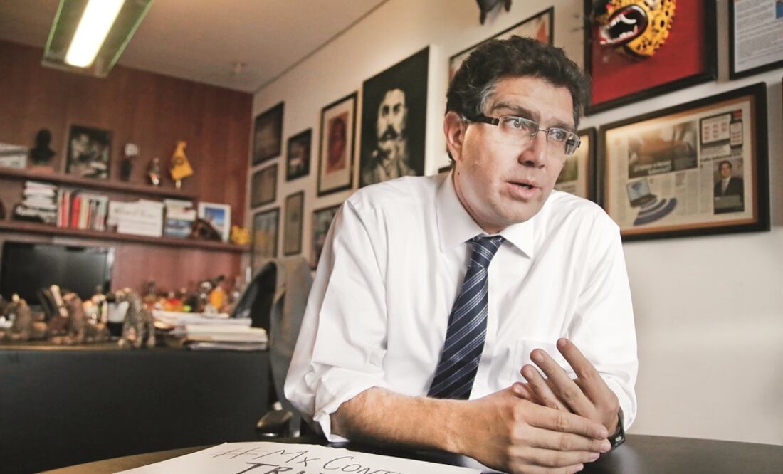 Alcanza Ríos Piter al "Bronco" en dispersión de firmas