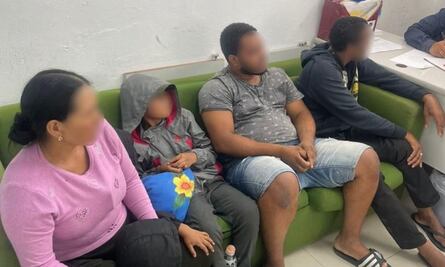 Rescatan a 5 migrantes de una casa en Nezahualcóyotl
