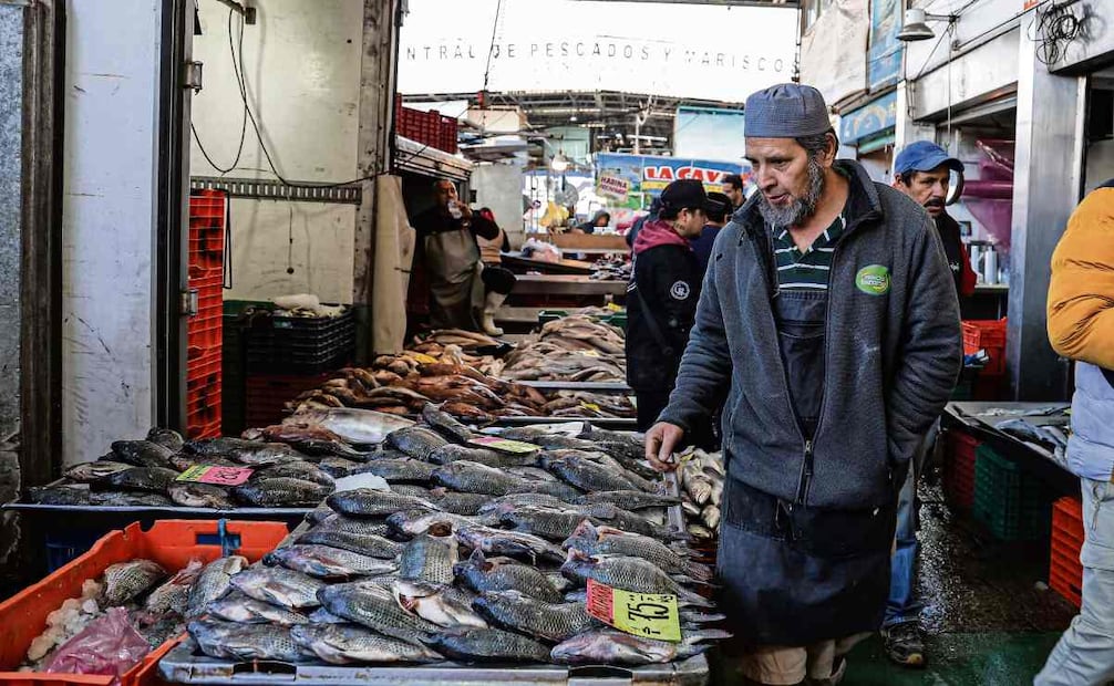En su taquería, en Calzada de Tlalpan, Alberto vende pescado halal (que en árabe significa permitido, de acuerdo con la doctrina islámica). Foto: Gabriel Pano / EL UNIVERSAL
