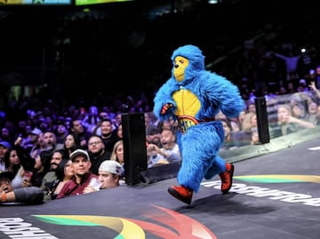 VIDEO: Kemonito reaparece en la Arena México para enfrentarse a Kemalito