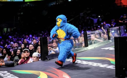 VIDEO: Kemonito reaparece en la Arena México para enfrentarse a Kemalito