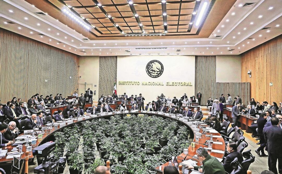 A través de un comunicado expuso que después de la revisión sólo le validaron 20 mil firmas de las más de 197 mil que obtuvo  (Foto: Archivo / EL UNIVERSAL)