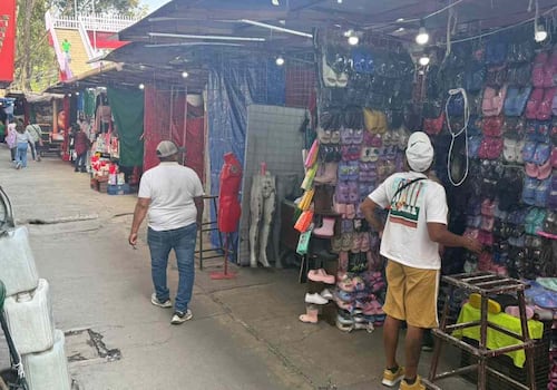 De acuerdo con los comerciantes, la instrucción del cierre es esta tarde-noche y mañana podrán   volverá a abrir sus negocios. Foto: Laura Arana / EL UNIVERSAL
