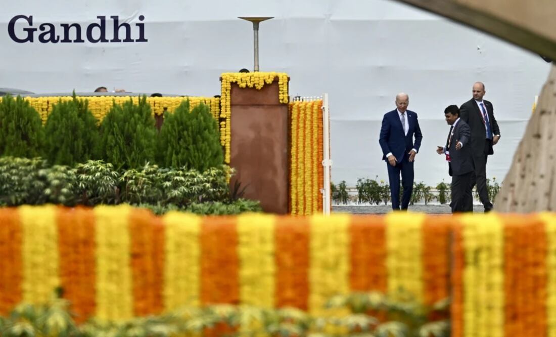 El presidente de Estados Unidos, Joe Biden, llega al Raj Ghat, un monumento a Gandhi, donde los líderes del G20 presentarían sus respetos, en Nueva Delhi, India, el domingo 10 de septiembre de 2023. Foto: AP