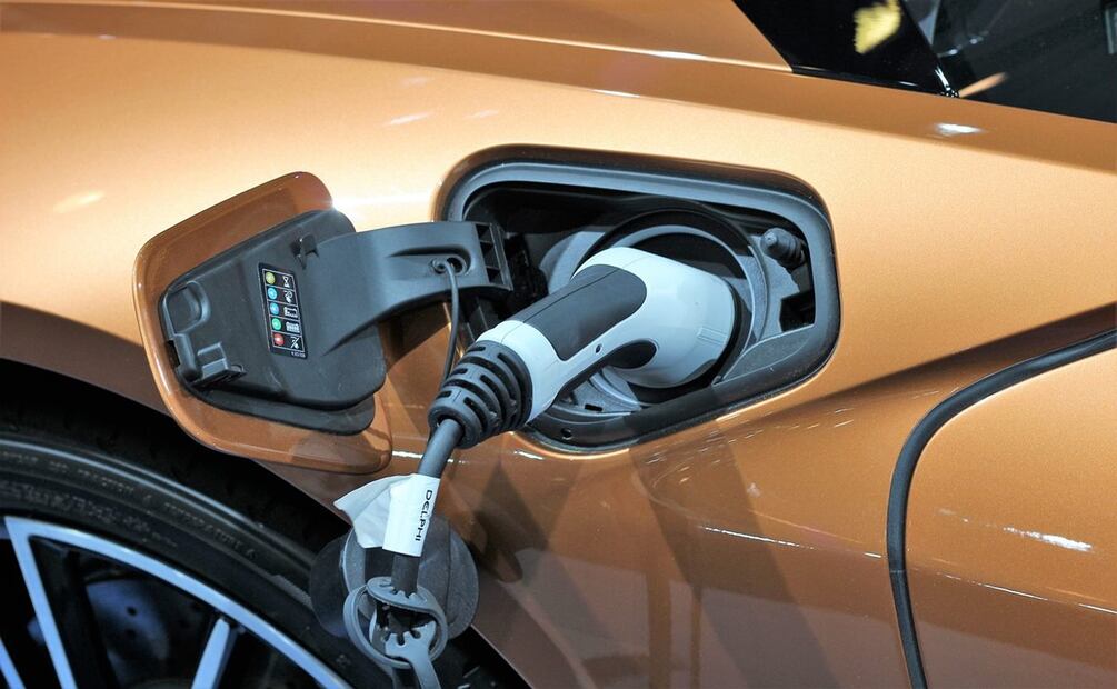 Existen diversos tipos de conectores para autos eléctricos, adquirir alguno de ellos es una gran inversión. Foto: Pixabay