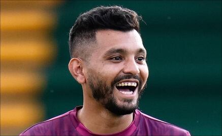 Tecatito Corona encabeza la lista de jugadores para abandonar Sevilla 