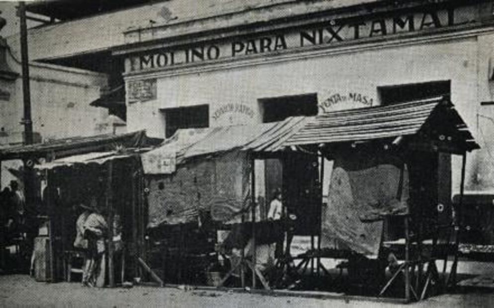 “A las hijas ya nadie les enseña a preparar mole”