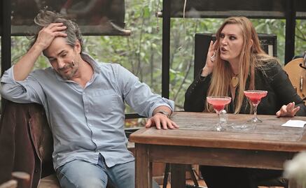 Ana Ciochetti divide su corazón en teatro