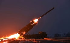 Corea del Norte exhibe lanzamisiles múltiple; Kim Jong-un advierte de un poder para "aniquilar al enemigo"