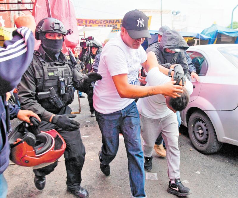 Durante los últimos 30 días, autoridades de la Fiscalía General de Justicia local reportaron 175 detenciones por narcomenudeo, cuando en el mismo periodo del año pasado se registraron más de 300. ARCHIVO EL UNIVERSAL