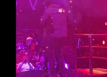 VIDEO. Hombre pide matrimonio a bailarina de table dance en Tlaxcala; se viraliza en redes