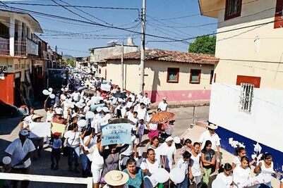 Con marcha, exigen capturar a 'El Tequilero'