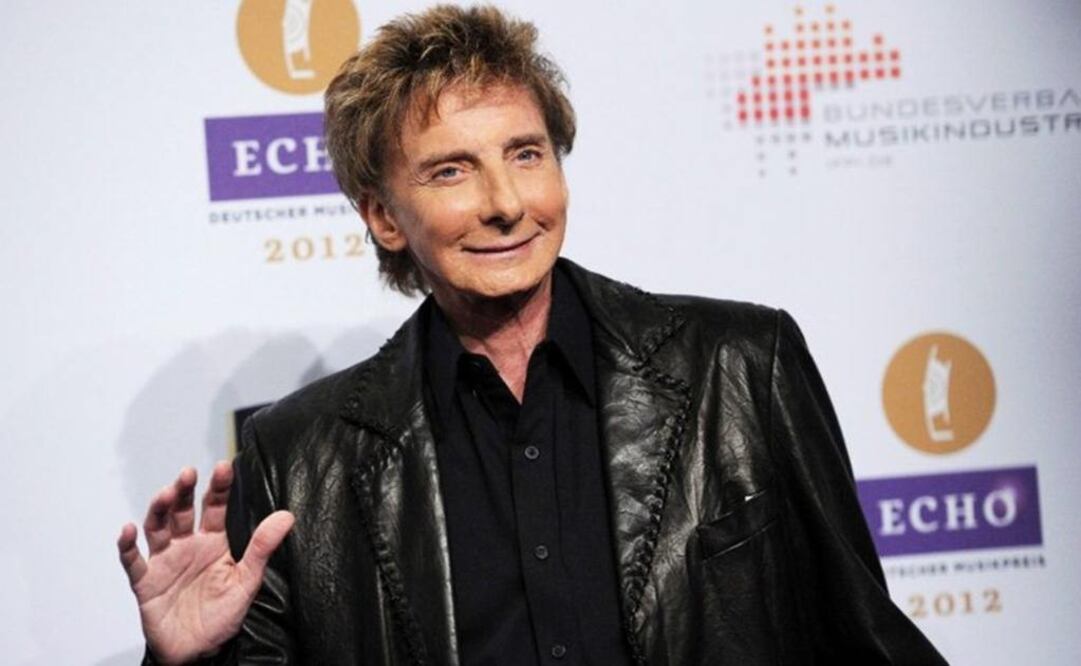 Una fuente cercana al artista comentó a dicho medio que la boda fue toda una sorpresa para los cercanos de Manilow, quienes habían sido invitados a almorzar a su casa de Palm Springs: Archivo EFE