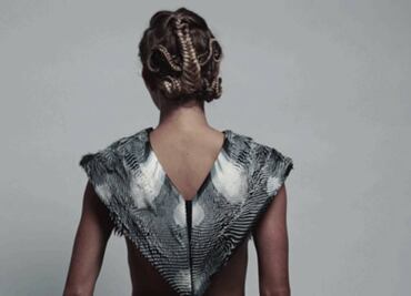 La prenda que cambia de forma cuando te miran