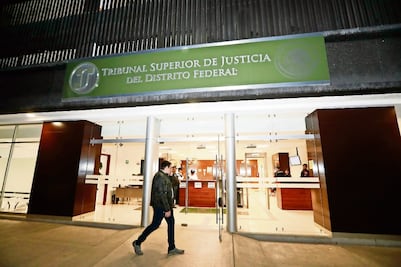 Taxista que asaltó a joven seguirá juicio en prisión