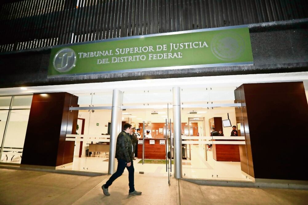 La audiencia para determinar la manera en que el taxista seguirá su proceso fue realizada en juzgados del Tribunal Superior de Justicia. (LUIS CORTÉS. EL UNIVERSAL)
