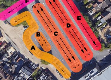 Hombre crea plan para estacionarse en los 211 lugares de un supermercado