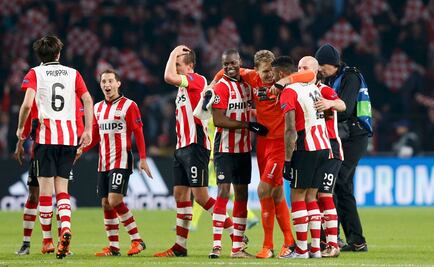 PSV sufre para clasificar a octavos en Champions