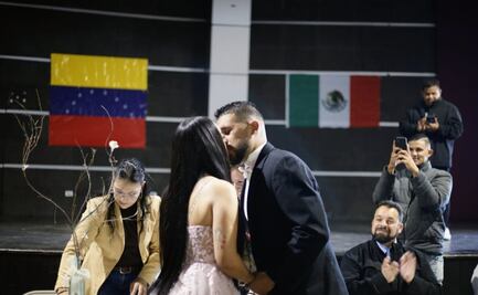 Logran casarse por el civil 7 parejas de migrantes venezolanos en Ciudad Juárez