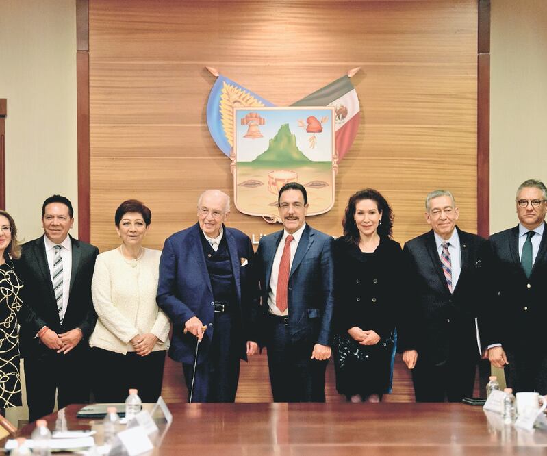 El gobernador Omar Fayad y el fiscal en Delitos Electorales, José Agustín Ortiz Pinchetti, también buscan fomentar la cultura democrática, señalan. 