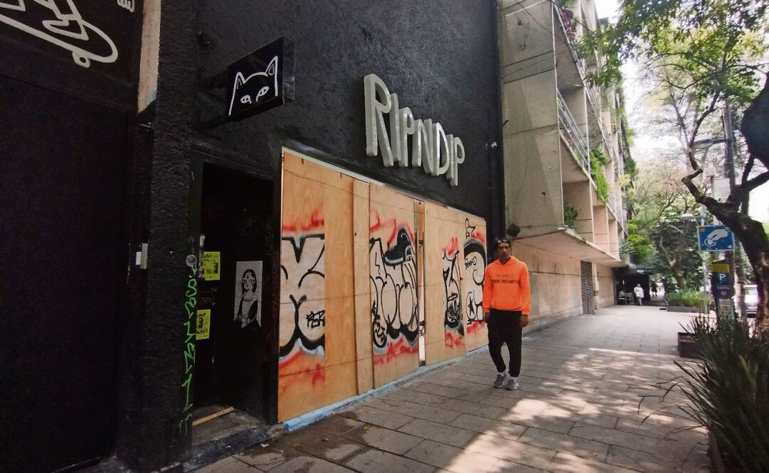 La tienda de ropa ubicada en la calle de Ámsterdam continúa cerrada; sufrió el robo de mercancía. Foto: Fernanda Rojas / EL UNIVERSAL