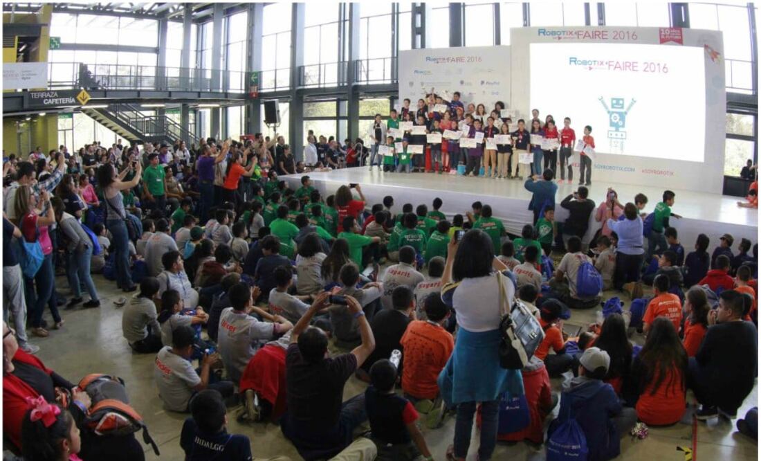 Fundación Robotix desea generar ambientes de trabajo en equipo, en donde los estudiantes puedan contar con una vía de aprendizaje más natural