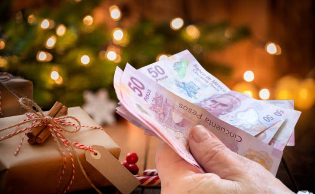 El aguinaldo es un pago extra al salario, diseñado para apoyar a los empleados durante la temporada de fin de año. Foto: Fotoarte EL UNIVERSAL