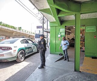 “Atentos, no nos vayan a ganar los de la moto”