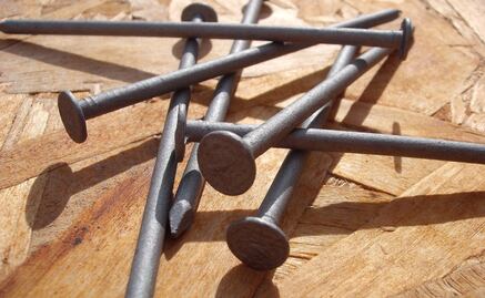 China causa daño a fábricas mexicanas de clavos de acero para concreto: Secretaría de Economía