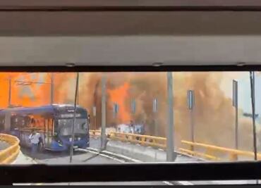 Captan el momento exacto de la explosión de pipa de gas en Puente de la Concordia; pasajeros de trolebús entran en pánico