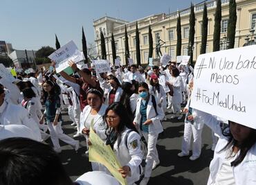“¡Ni una bata menos!”: Estudiantes de UAEMex exigen seguridad