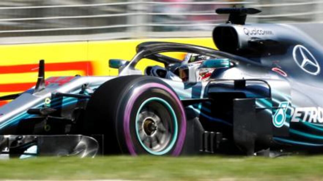 Lewis Hamilton domina etapa de pruebas en Australia