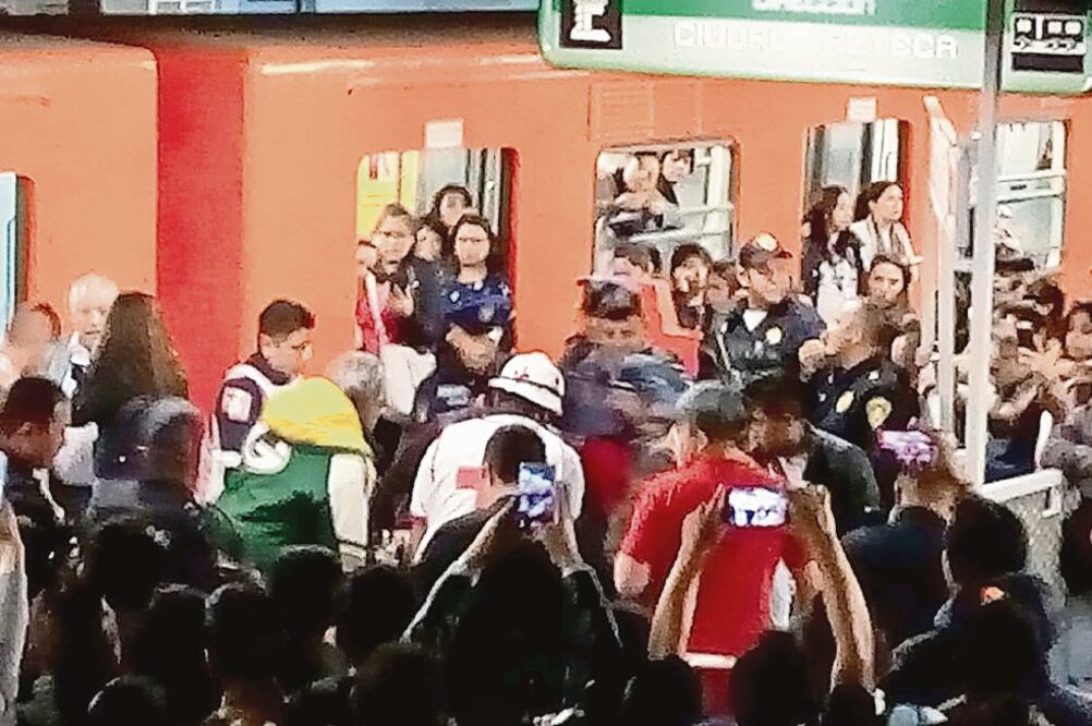 Un hombre fue detenido el pasado 22 de diciembre tras atacar a un usuario del Met ro en la estación Romero Rubio. El agresor está relacionado con el narcomenudeo (ESPECIAL)