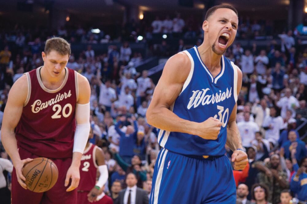 Stephen Curry celebró con un grito uno de sus encestes; realizó 19 puntos (KYLE TERADA. USA TODAY SPORTS)