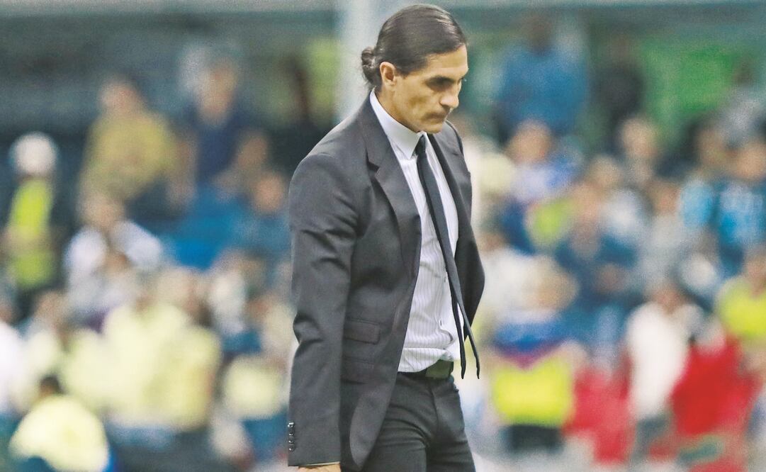 Los resultados positivos no acompañaron al ex técnico auriazul (ARCHIVO. EL UNIVERSAL)