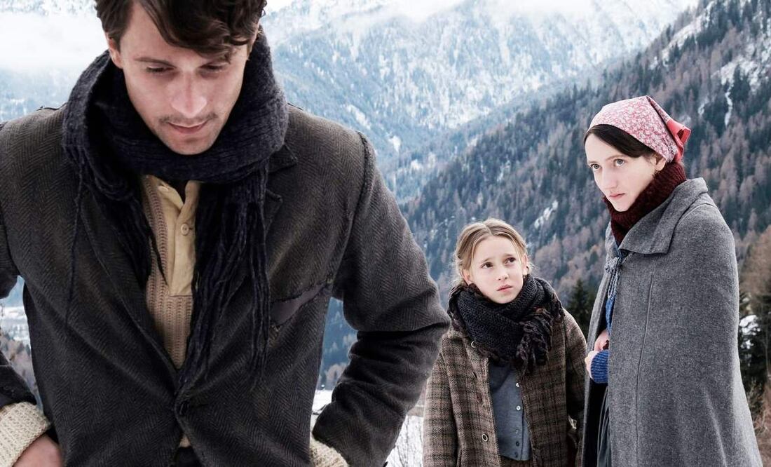 Los protagonistas deVermiglio son Giuseppe De Domenico, quien interpreta a Pietro Riso, y Martina Scrinzi, que hace de Lucía Graziade./ Especial