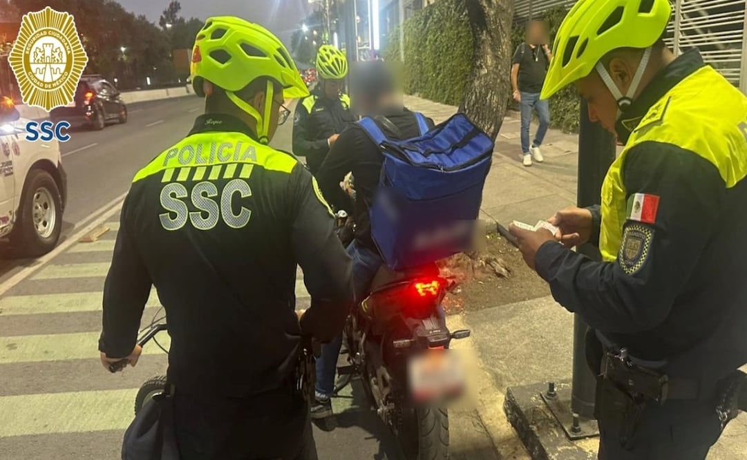 CDMX multa a 200 automovilistas por invadir ciclovías. Foto: Especial