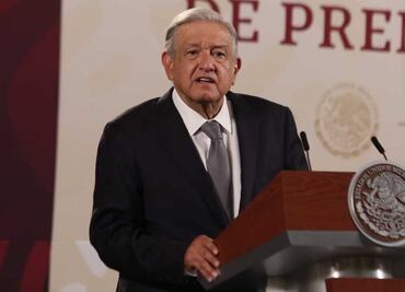 AMLO asegura que “¡Qué viva México!” es una película contra su gobierno y "un churro"