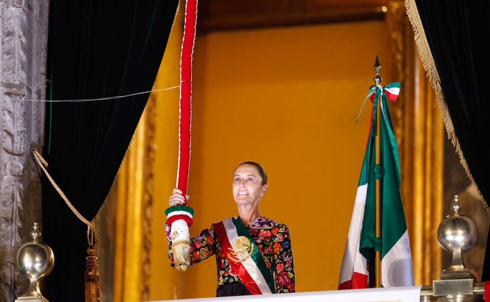 La presidenta de México, Claudia Sheinbaum Pardo, encabezó el Grito de Independencia, el 15 de septiembre de 2026. Foto: Diego Israel/ EL UNIVERSAL