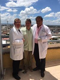 Médico michoacano, logra dos trasplantes para niños con sordera congénita