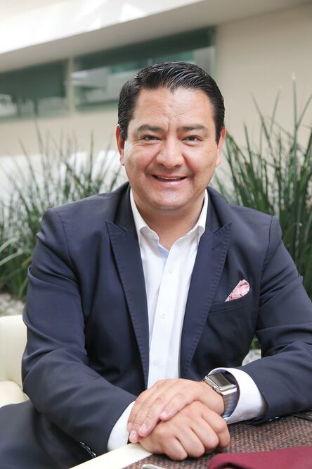 Eduardo Neri es uno de los cinco aspirantes a la candidatura del PRD por la gubernatura del Estado de México )