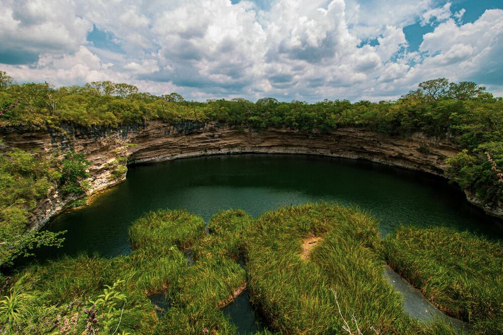 Este cenote es reconocido por sus aguas sulfurosas y su profundidad extrema. Foto: Pexels / Walter Alejandro