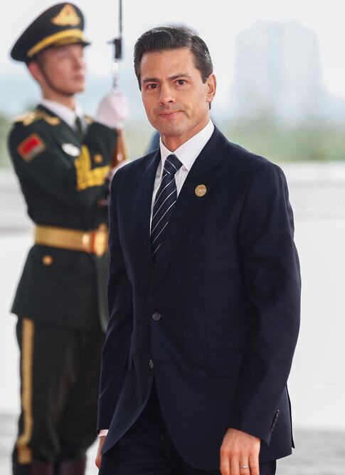 El mandatario viajó acompañado por su esposa Angélica Rivera de Peña y los secretarios de Economía y Relaciones Exteriores (FOTO: Archivo AP)