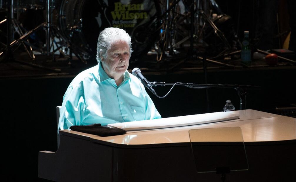 No fue hasta 2002, que, casado de nuevo y padre de cinco hijos adoptados, el "Mozart del pop" volvió a trabajar en su obra maestra, "Smile", tras una larga temporada de ingresos en hospitales psiquiátricos, curas y recaídas. 
Foto: SUZANNE CORDEIRO / AFP