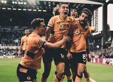 Los Wolves derrotan en el último minuto al Aston Villa; Jiménez entró de cambio