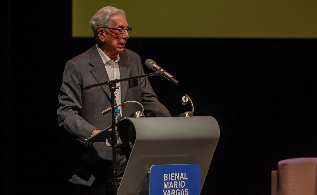 Mario Vargas Llosa durante la Bienal de Novela que lleva su nombre. Foto: FIL Guadalajara