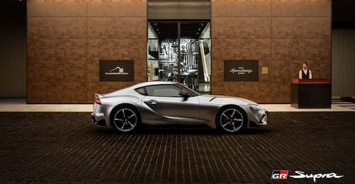 Hotel en Japón te dejará manejar un Toyota Supra en pista