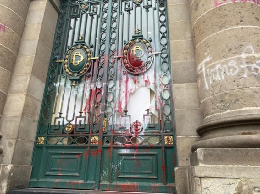 En calma, pero con huellas de la batalla: así luce el Congreso capitalino tras manifestación FOTOS