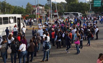 Sindicalistas de Salud arman bloqueos en Oaxaca